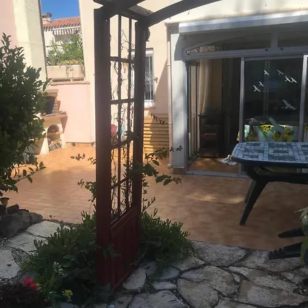 Apartament Avec Un Grand Jardin Prive Cap D'agde Pinede Agde